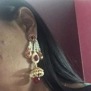 Indian Jewellery in Pink stones and pearls.